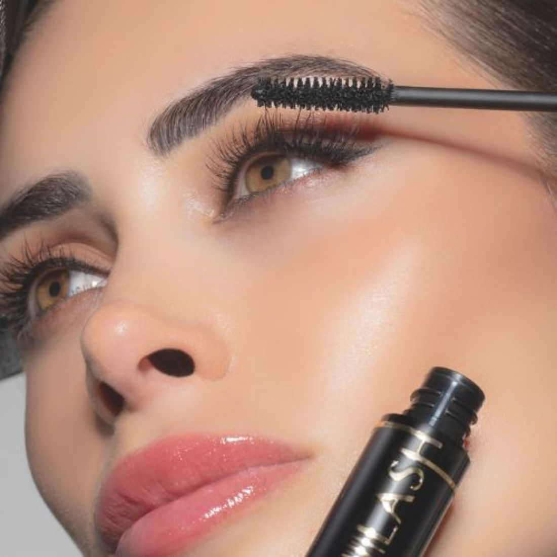 BELLAOGGI LASH AFFAIR SHAPING & CARING